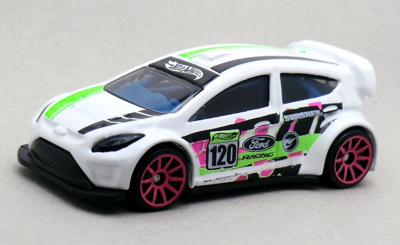 '12 Ford Fiesta