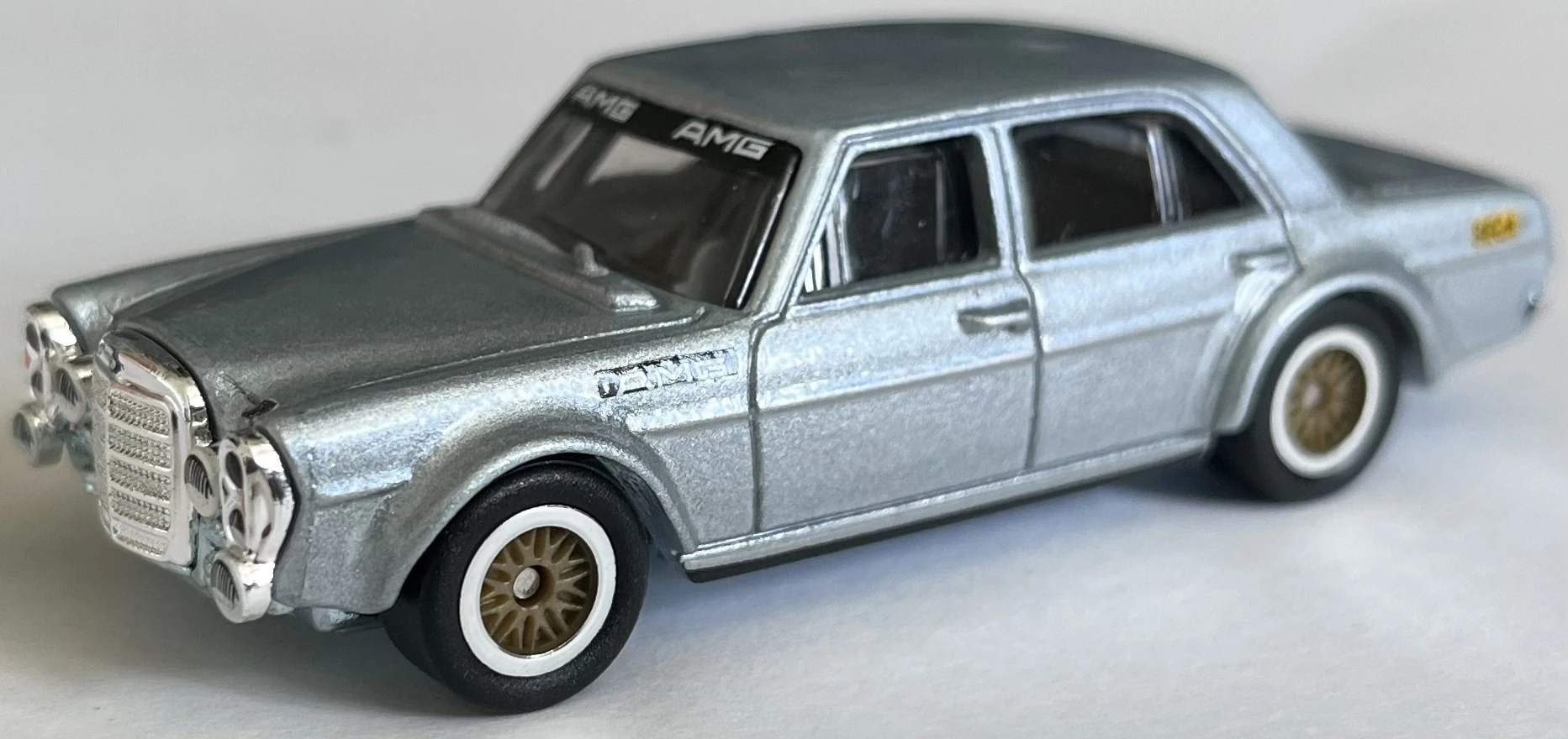 Mercedes-Benz 300 SEL 6.8 AMG