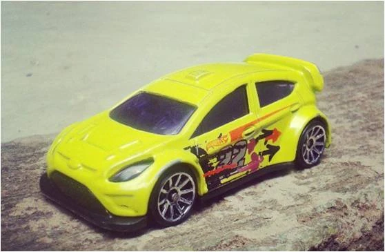 '12 Ford Fiesta
