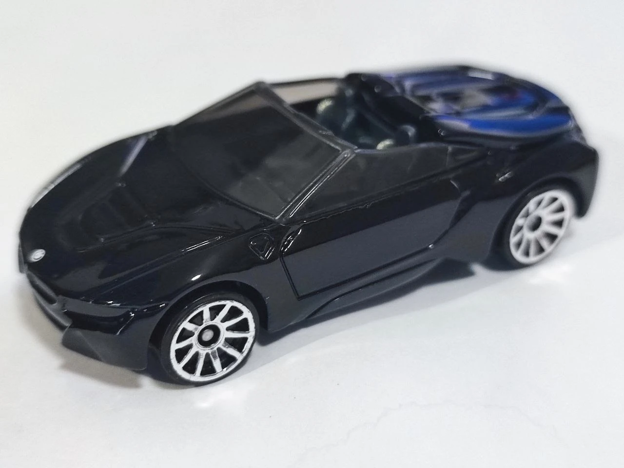 BMW i8 Roadster