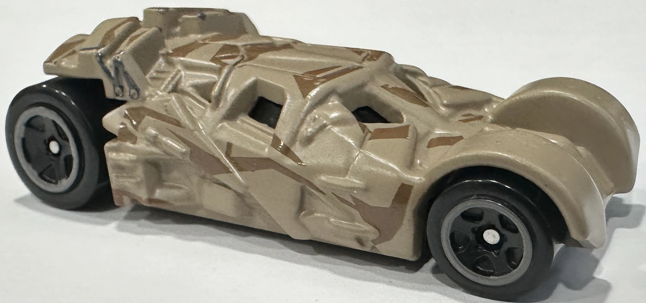 THE DARK KNIGHT BATMOBILE