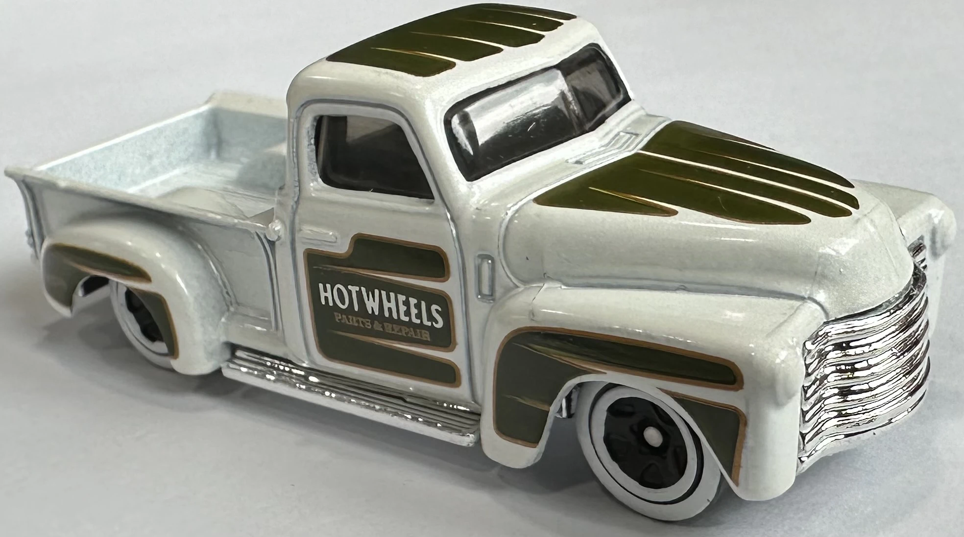 ‘52 CHEVY