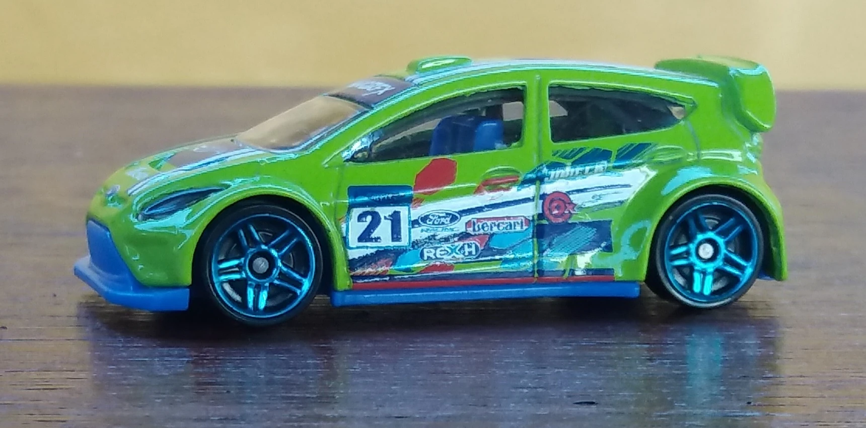 '12 Ford Fiesta