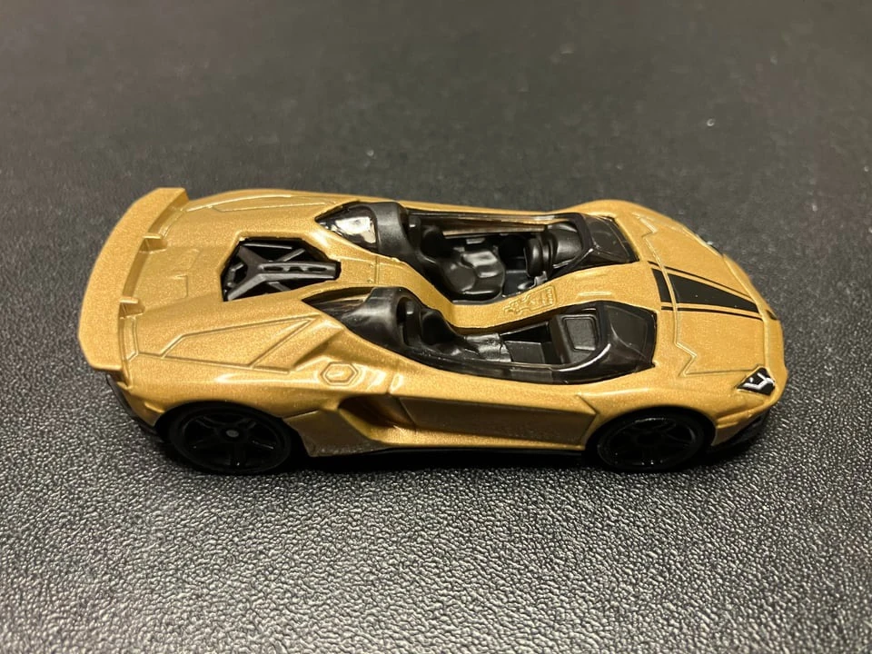 Lamborghini Aventador J