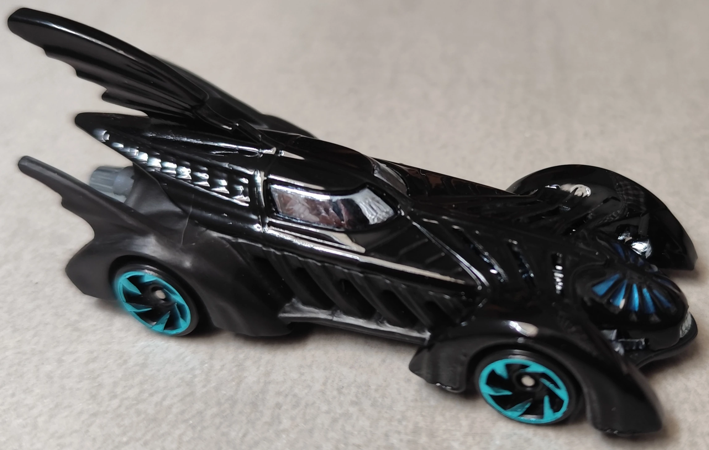 BATMAN FOREVER BATMOBILE