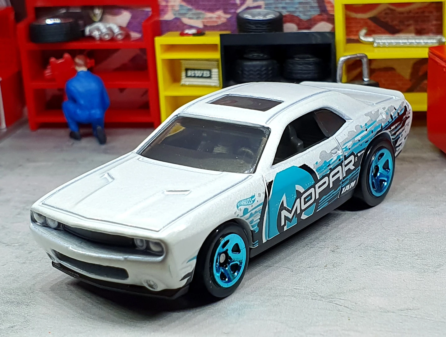 '08 Dodge Challenger SRT8