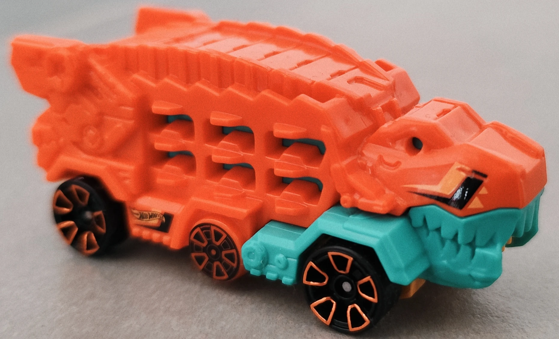 HW Ultimate T-Rex Transporter