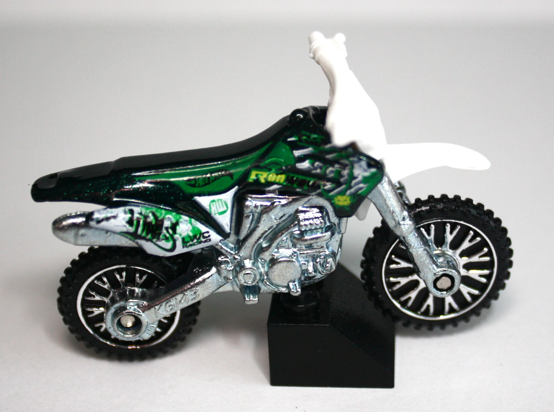 HW450F