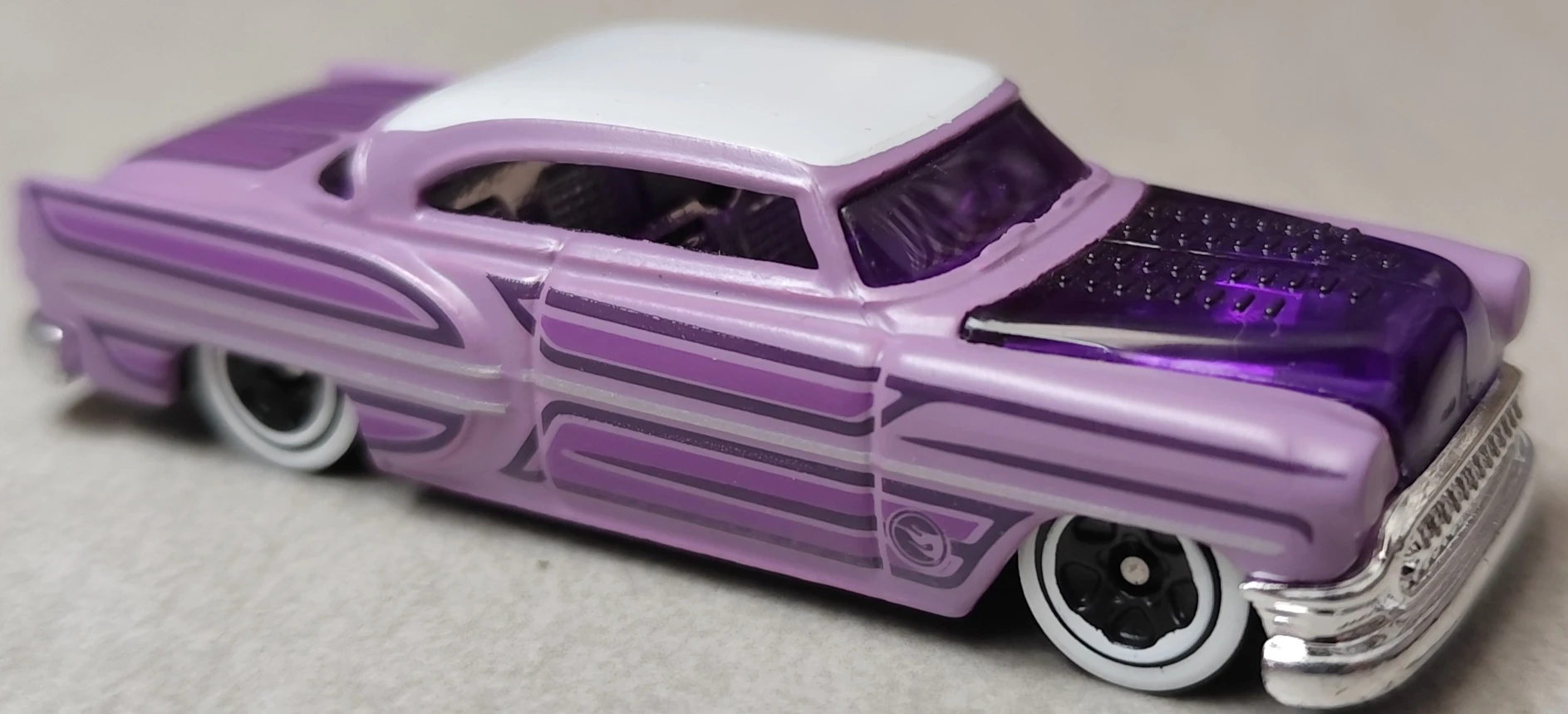 CUSTOM ’53 CHEVY