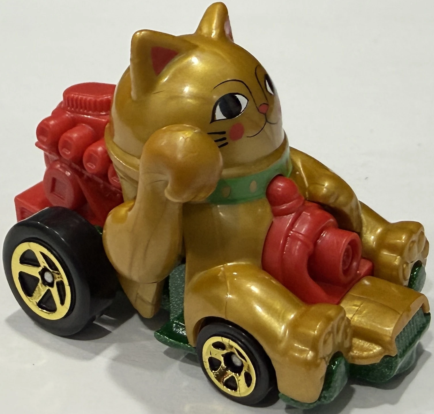 FELINE LUCKY