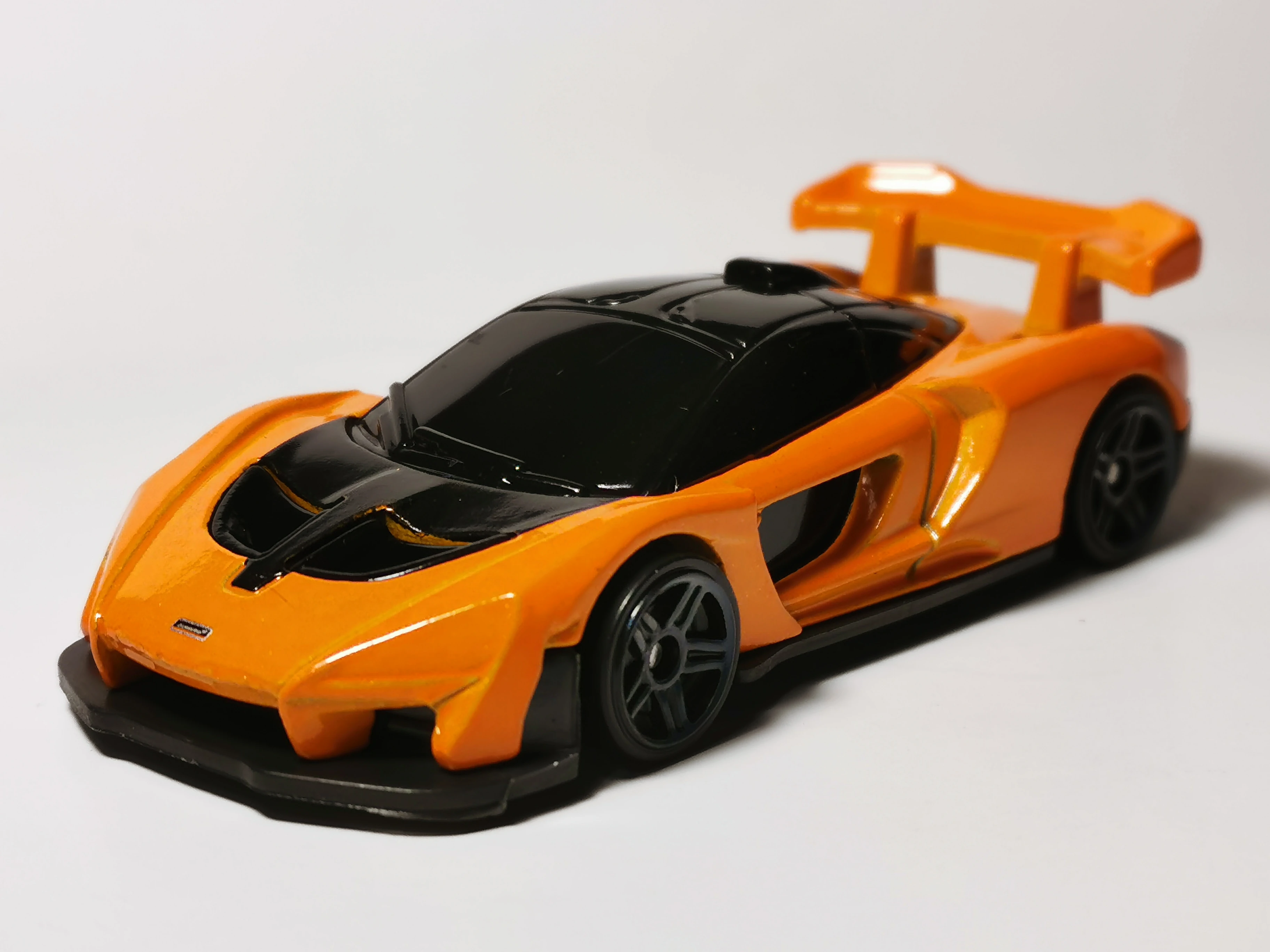 McLaren Senna