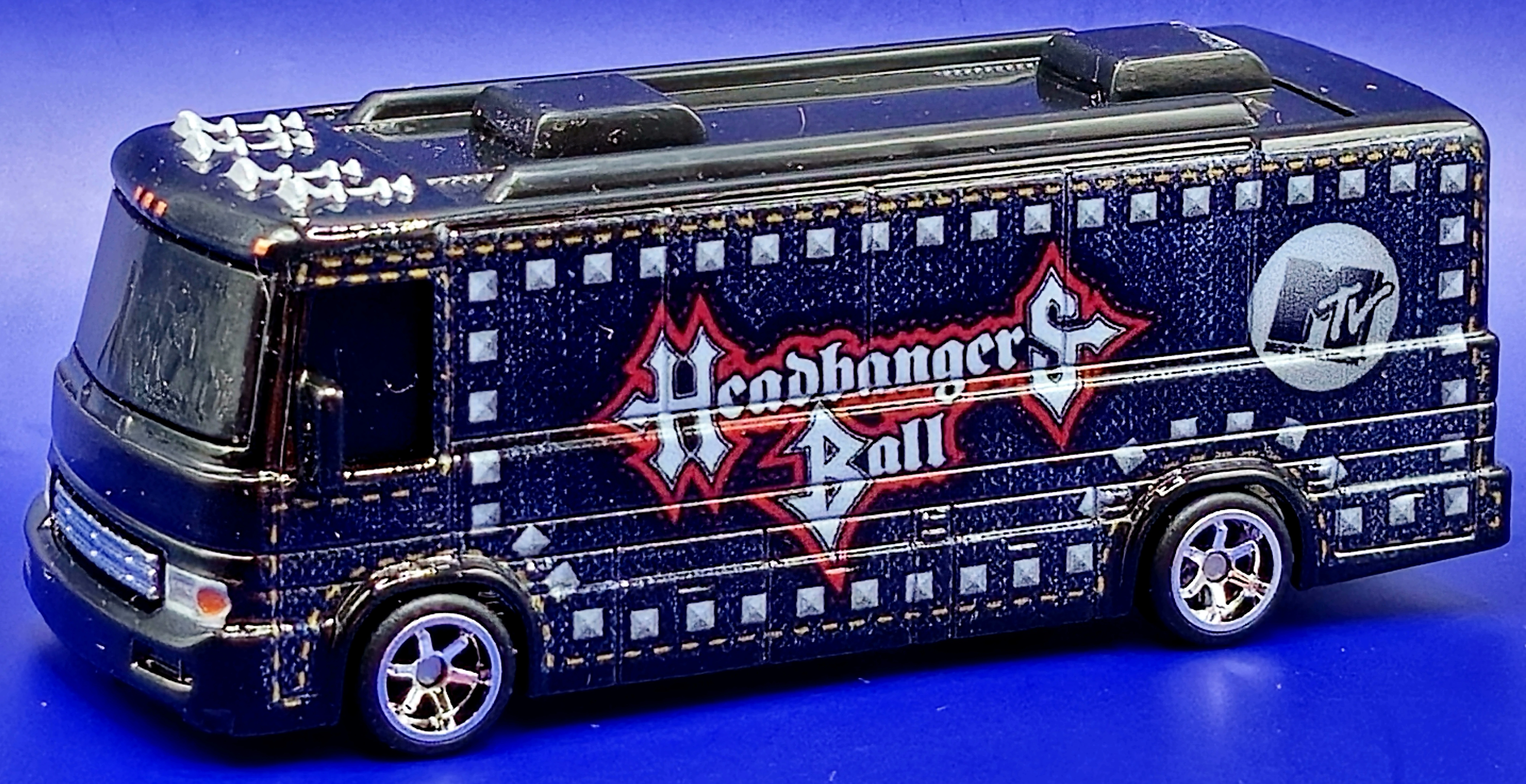 HW Tour Bus
