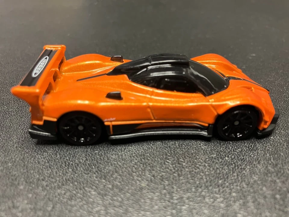 Pagani Zonda R