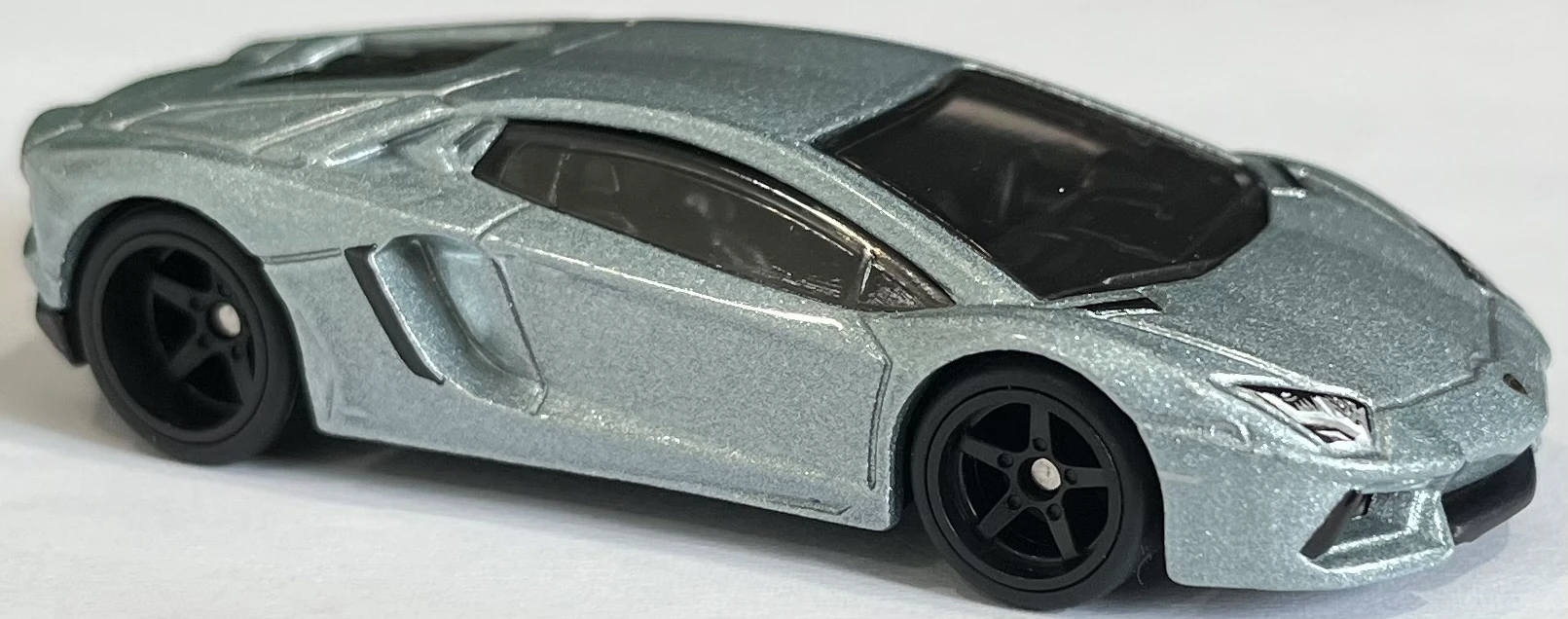 Aventador Miura Homage