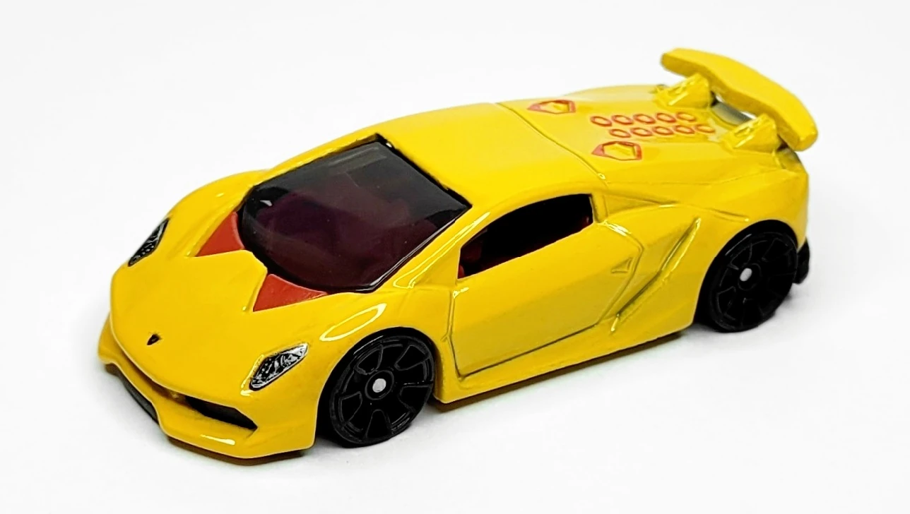 Lamborghini Sesto Elemento