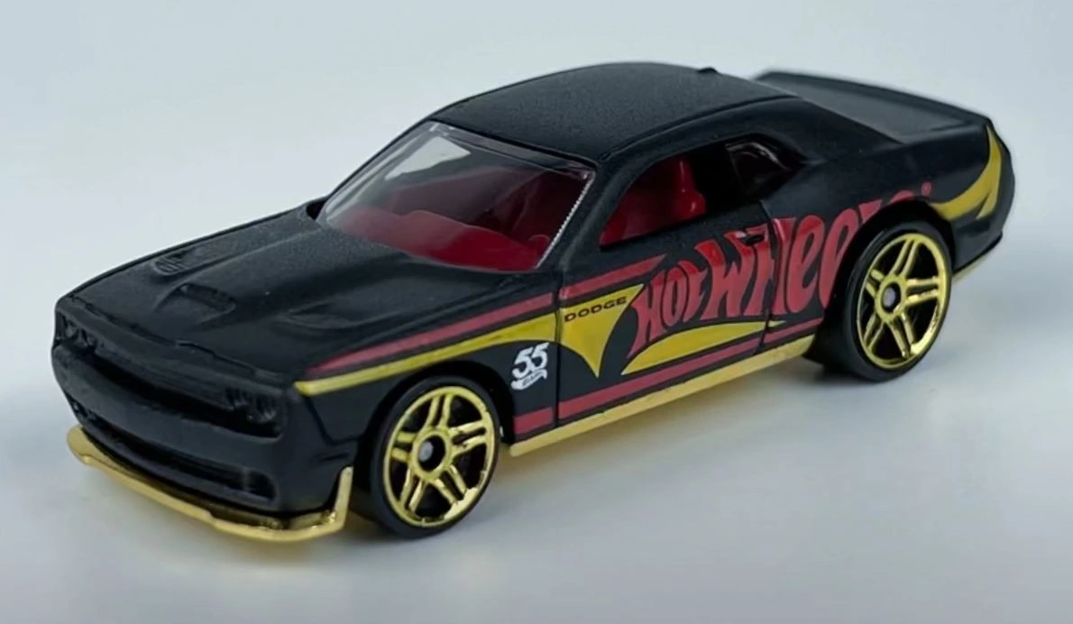 '15 Dodge Challenger SRT